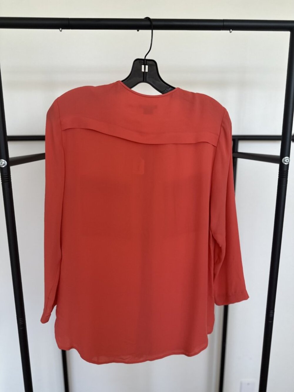 Theory Coral Silk Blouse Gold Zip Pocket Detail 3/4 Sleeve Size M - Picture 3 of 5
